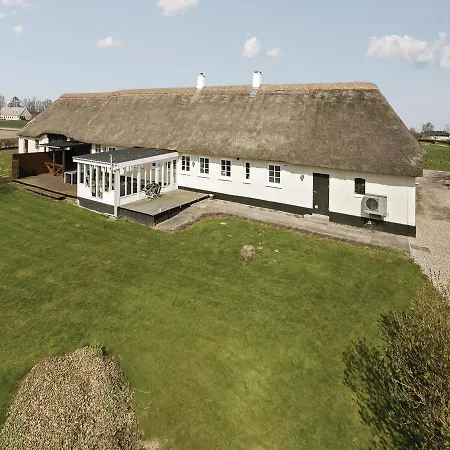 Four Bedroom Holiday In Holiday home *