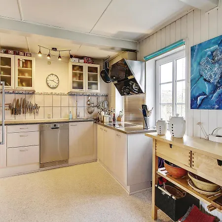Four Bedroom Holiday In *