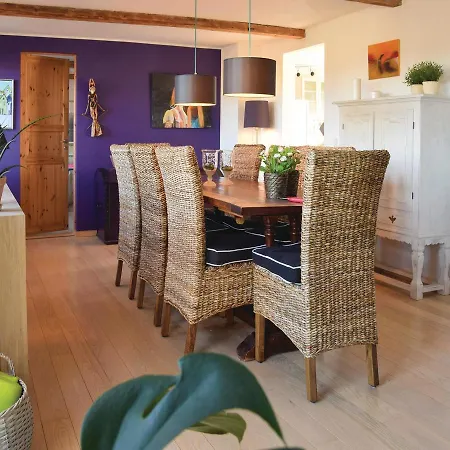 Tatil Evi Four Bedroom Holiday In Nyborg