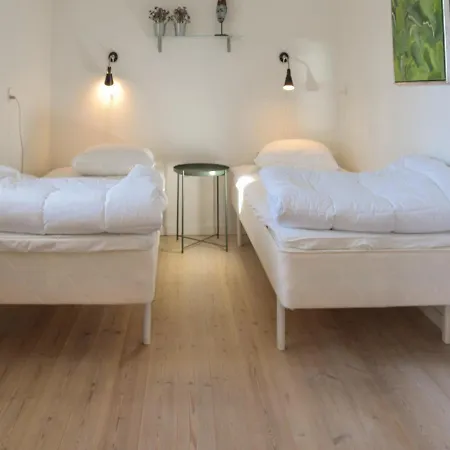Tatil Evi Four Bedroom Holiday In Nyborg